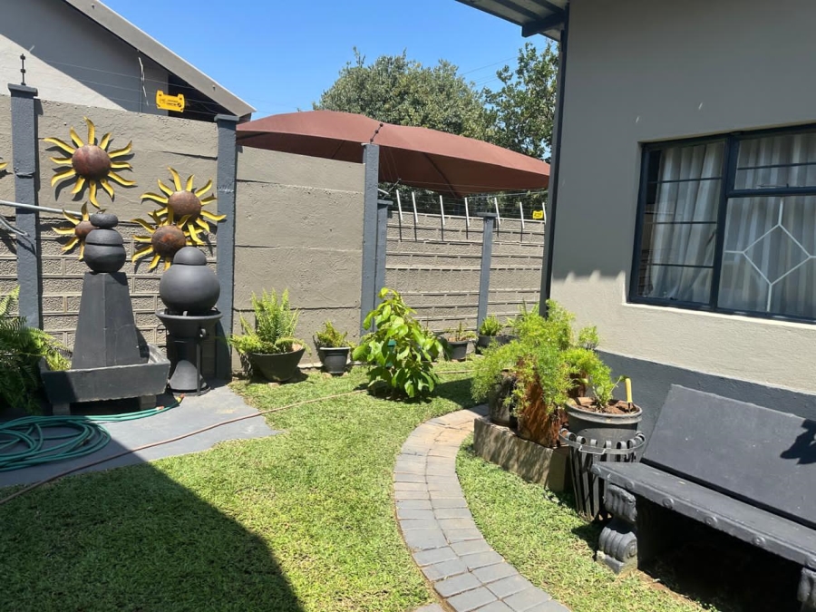 4 Bedroom Property for Sale in Rustenburg Central North West